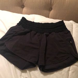 Lululemon tracker shorts